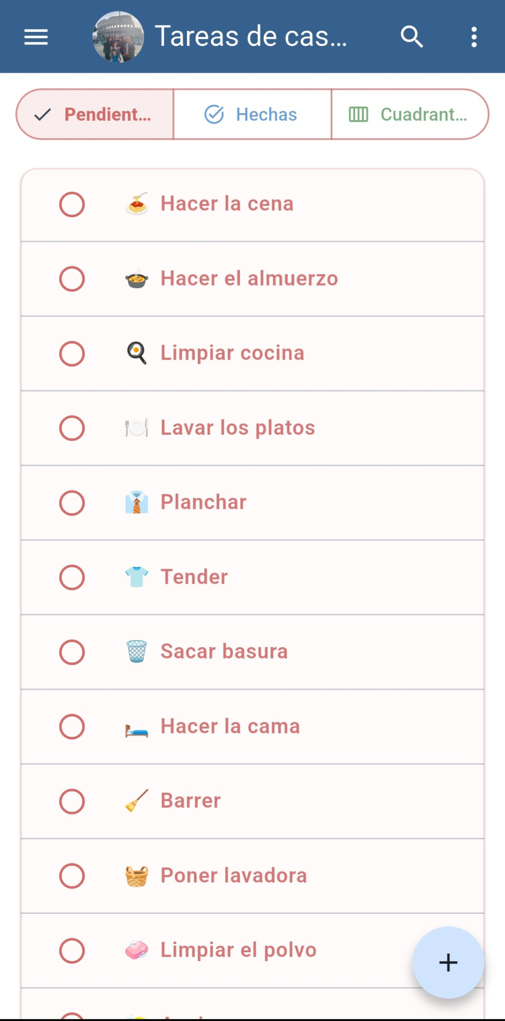 Pantalla de reparto de tareas familiares en En Familia